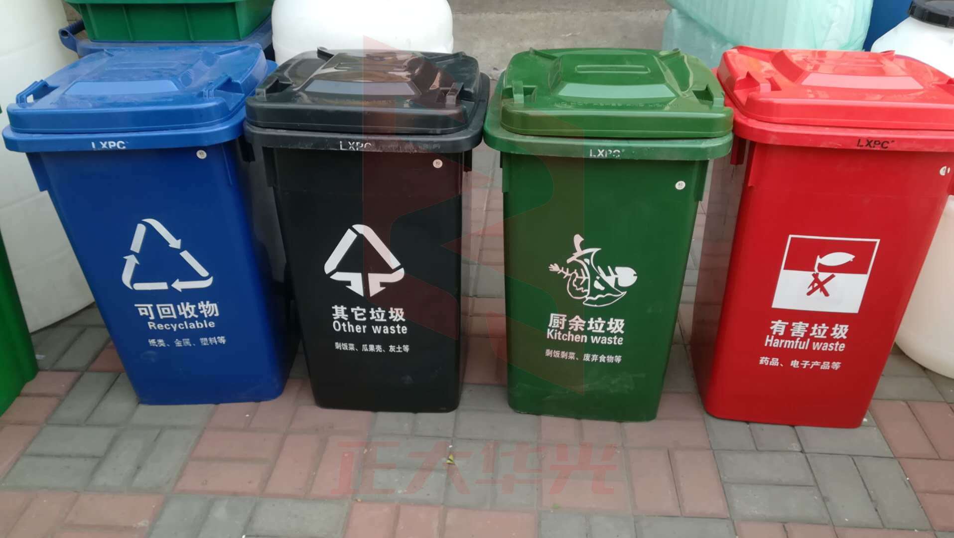 翻盖分类垃圾桶/100升/470*520*800    XTGM202303231440210