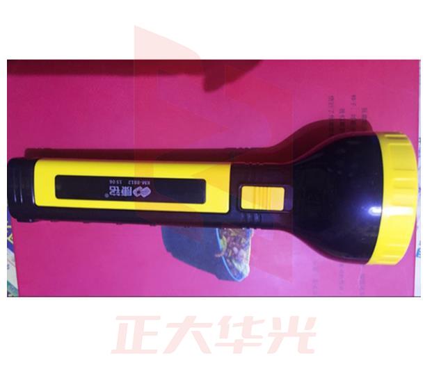 康铭 KM-8812 超高亮可充电式手电筒  (XTGM202308151256153)